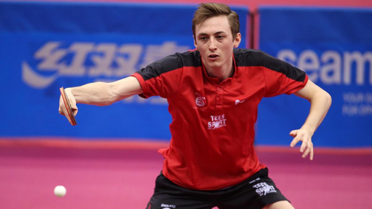 Pitchford and Walker edged out in Qatar thrillers
