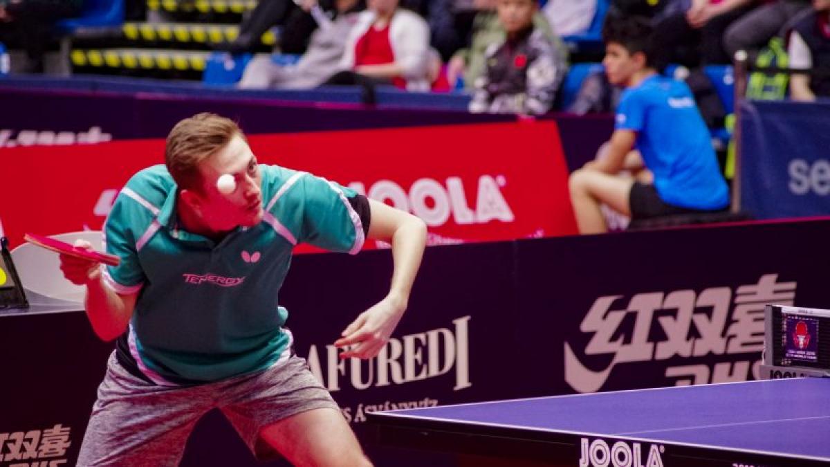Pitchford into last 16 in Hungary